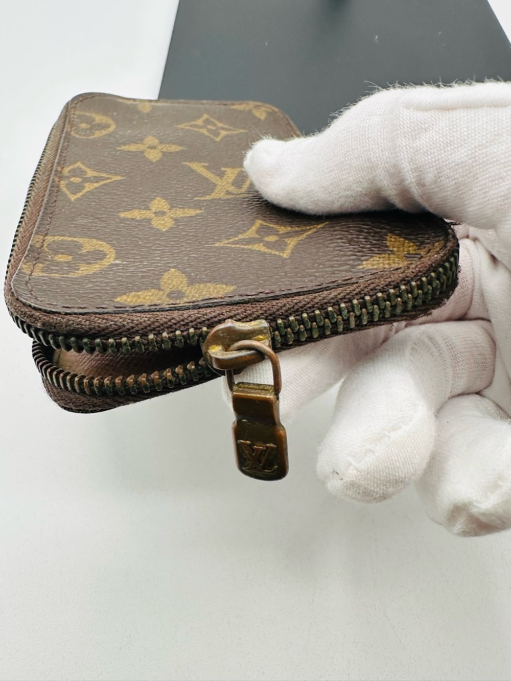 Louis Vuitton Compact Monogram Wallet - Picture 2 of 12